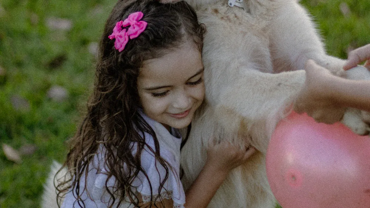 Best Dogs for Families: 15 Top Breeds for Kids & Safety